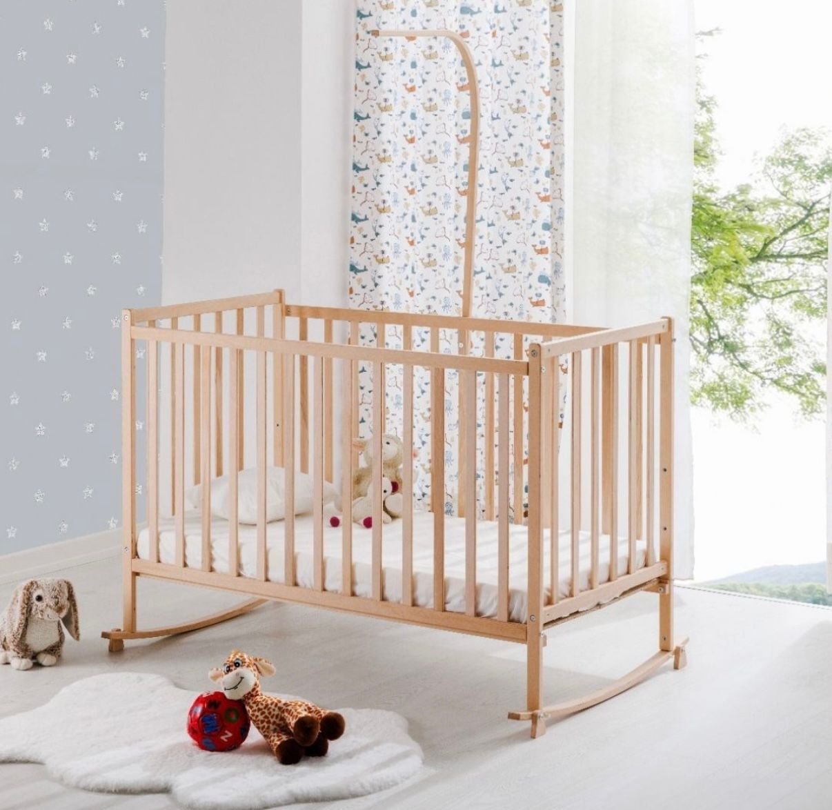 Krevat druri për bebe me funksion lëkundës