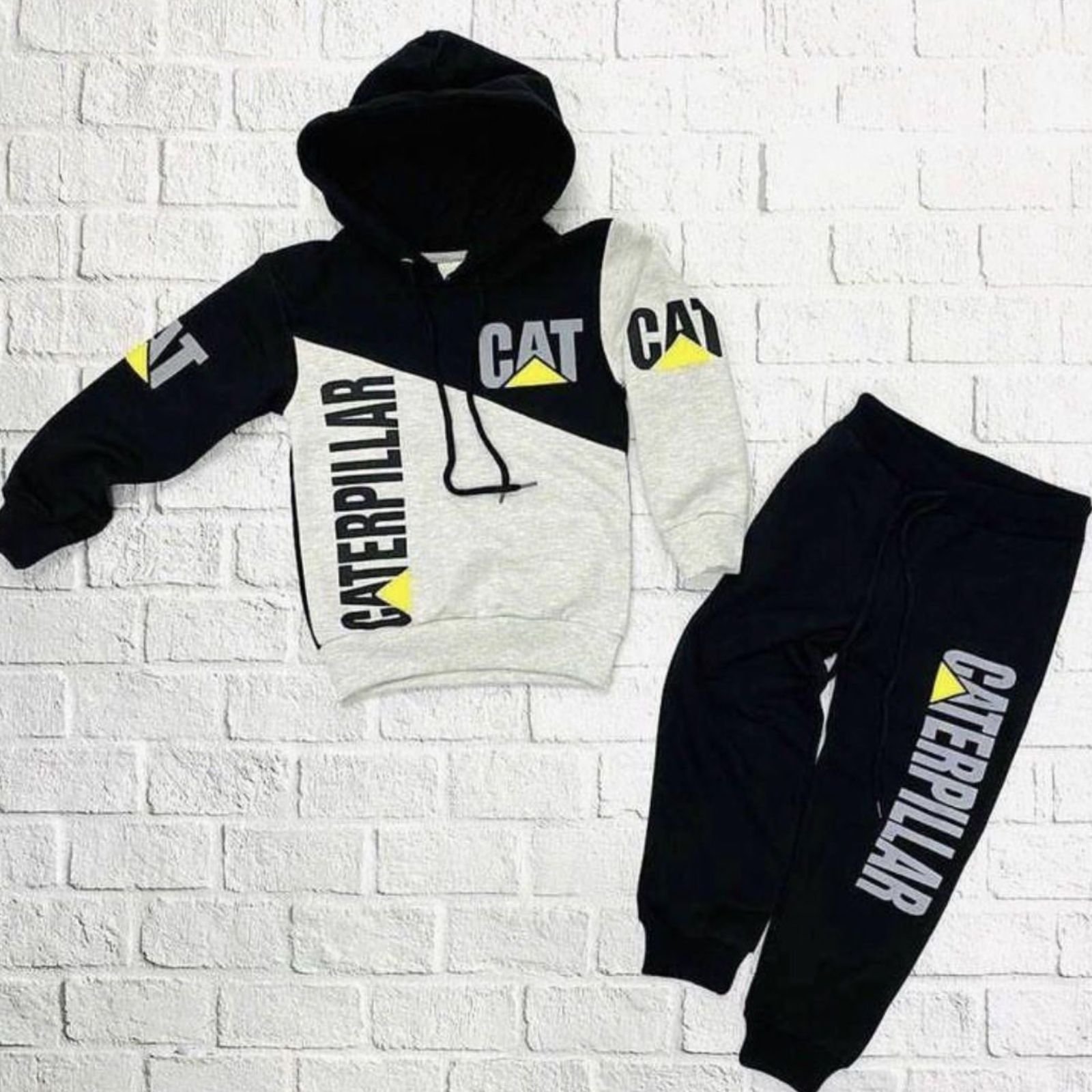 Set sportiv për fëmijë Caterpillar (CAT) – 2 pjesë (me kapuç)