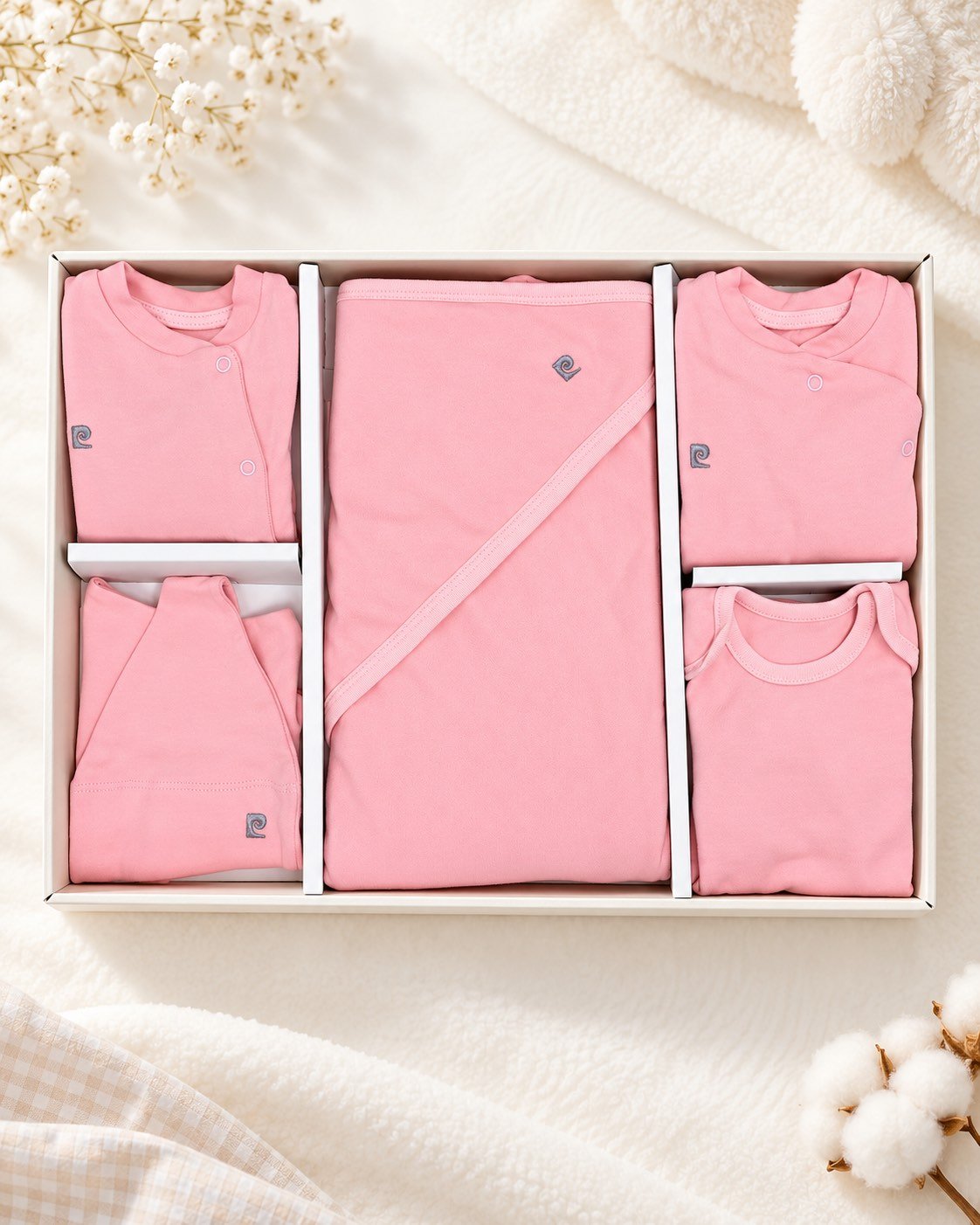 Set për të Porsalindur Pierre Cardin Baby – 10 Pjesë, 0–3 Muaj