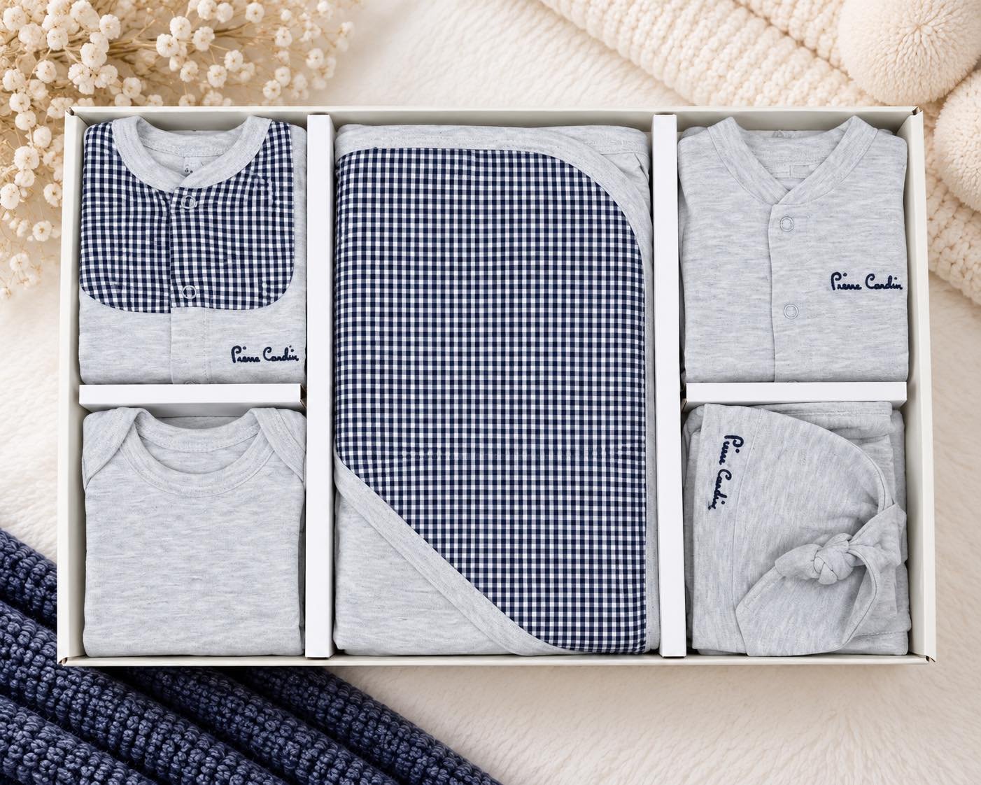 Set për të Porsalindur Pierre Cardin Baby – 10 Pjesë, 0–3 Muaj, Gri/Kaltër