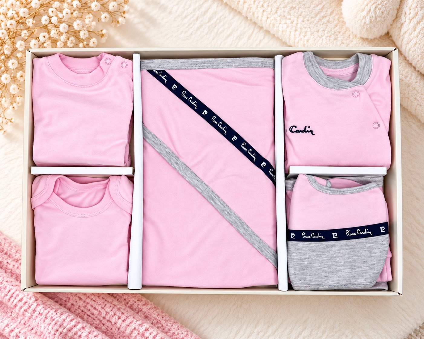 Set për të Porsalindur Pierre Cardin Baby – 10 Pjesë, 0–3 Muaj, Rozë/Gri